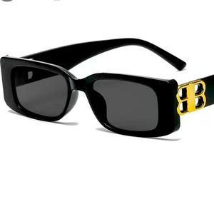 black 90s style sunglasses - BB on sides - unbranded